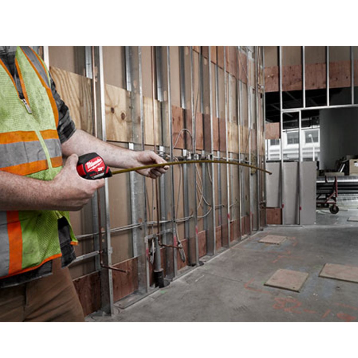 25' WIDE BLADE MAGNETIC TAPE MEASURE - A&R Supply - Air Conditioning & Refrigeration Wholesaler - MILWAUKEE