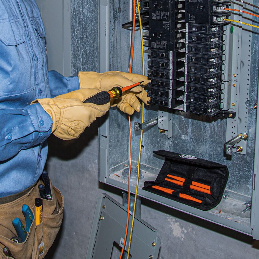 8-IN-1 INSULATED INTERCHANGEABLE SCREWDRIVER SET - A&R Supply - Air Conditioning & Refrigeration Wholesaler - KLEIN TOOLS