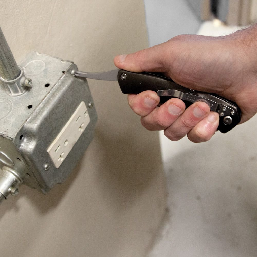 ELECTRICIAN'S POCKET KNIFE W/2 PHILLIPS - A&R Supply - Air Conditioning & Refrigeration Wholesaler - KLEIN TOOLS