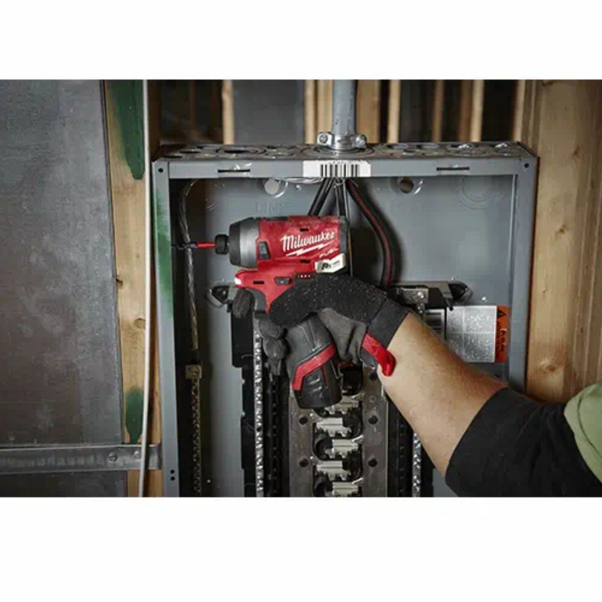 M12 FUEL™ 1/4" HEX IMPACT DRIVER KIT - A&R Supply - Air Conditioning & Refrigeration Wholesaler - MILWAUKEE