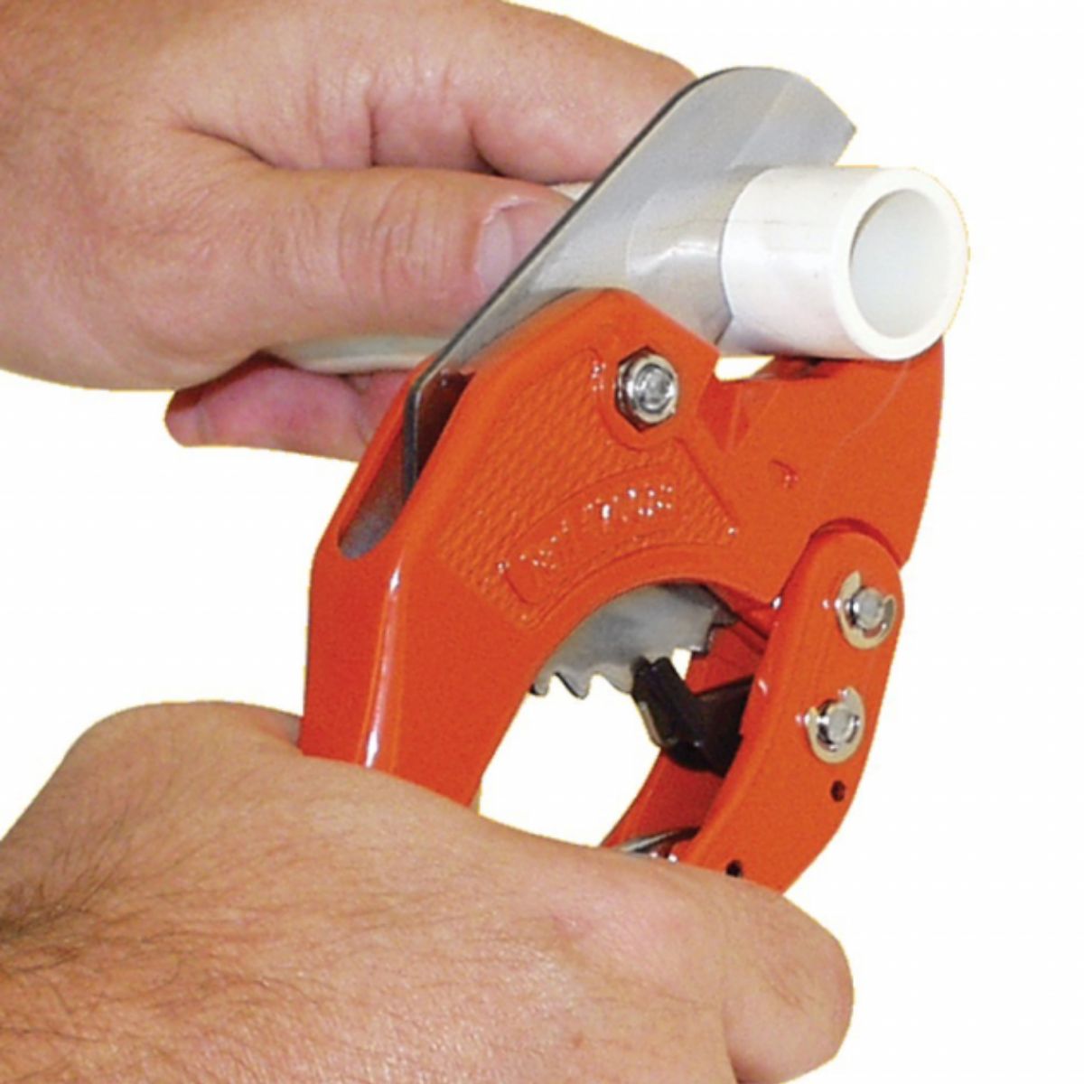 PVC RATCHET PIPE CUTTER - CUTS UP TO 1-5/8″ O.D. (42MM) - A&R Supply - Air Conditioning & Refrigeration Wholesaler - UNIWELD
